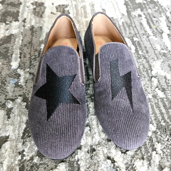 Little Legends textured star and lightning slip on loafer NWOT - Picture 2 of 9